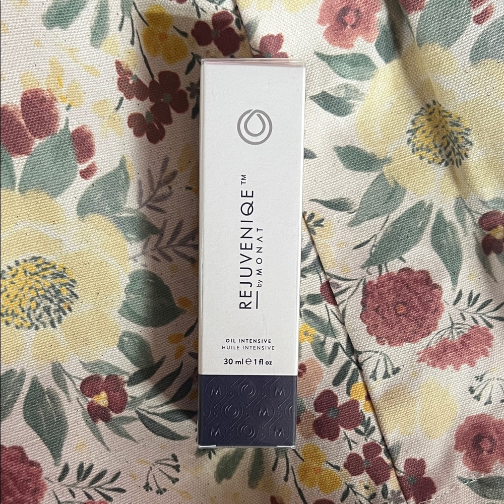Rejuveniqe Oil by Monat